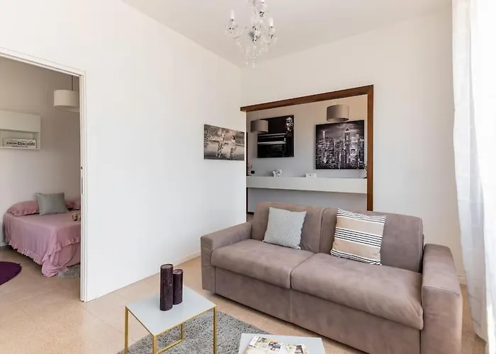 “Casa Moderna Con Parcheggio Privato”