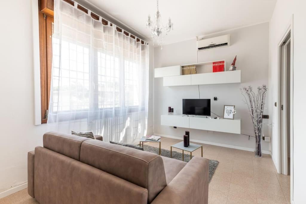“casa Moderna Con Parcheggio Privato” Apartment Imola