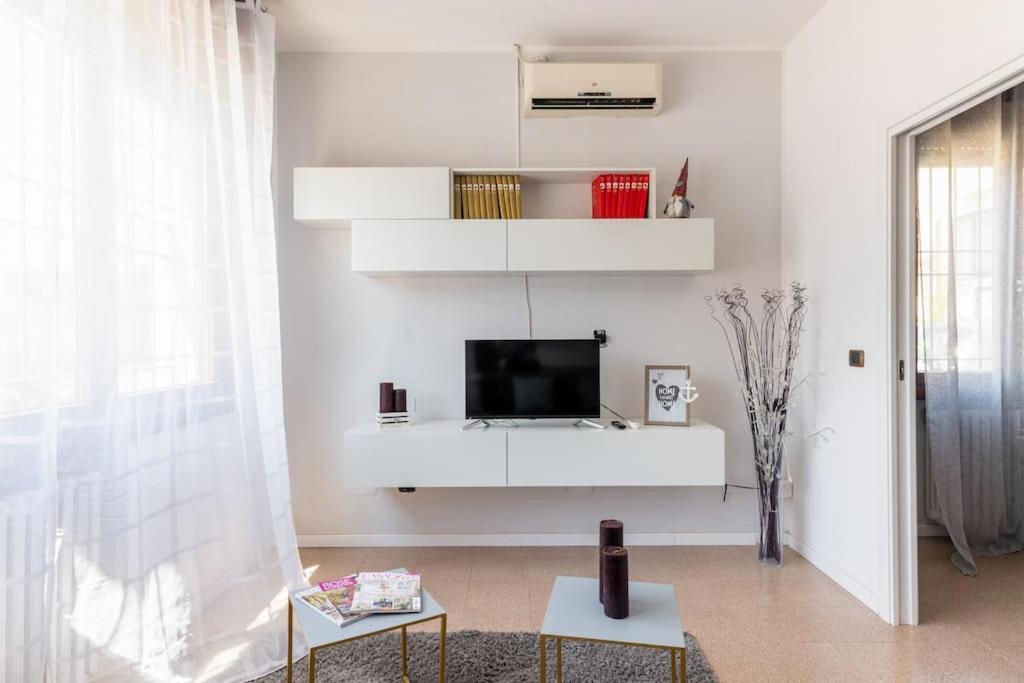 Apartment “casa Moderna Con Parcheggio Privato” *